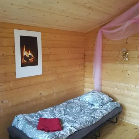Moekki Jaerven Rannalla - 5-Tien Varrella Feriehus Hyrynsalmi