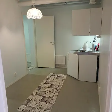 Moekki Jaerven Rannalla - 5-Tien Varrella Feriehus *